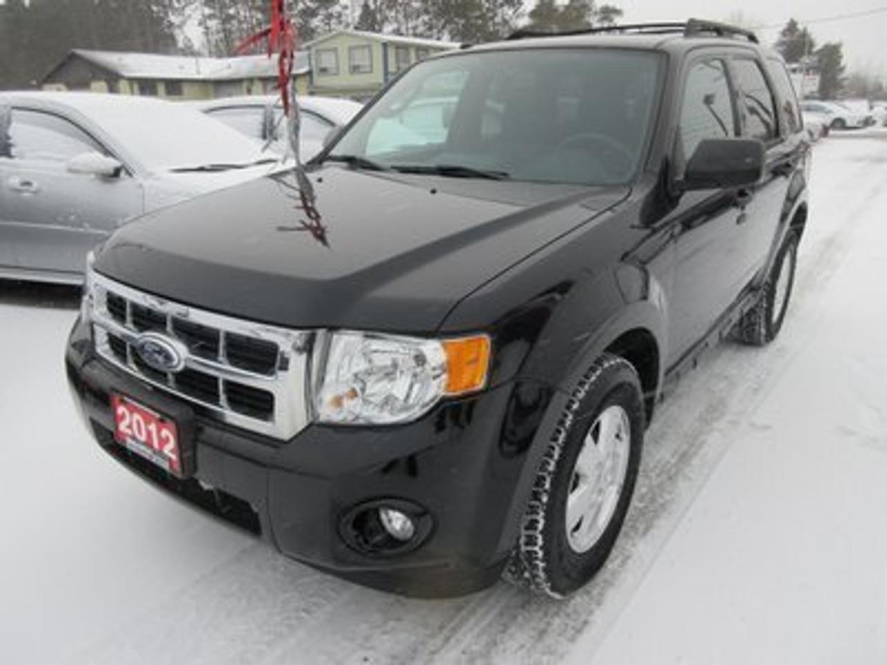 2012 Ford Escape FUEL EFFICIENT XLT MODEL 5 PASSENGER SYNC TECHNOLOGY.. KEYLESS ENTRY..