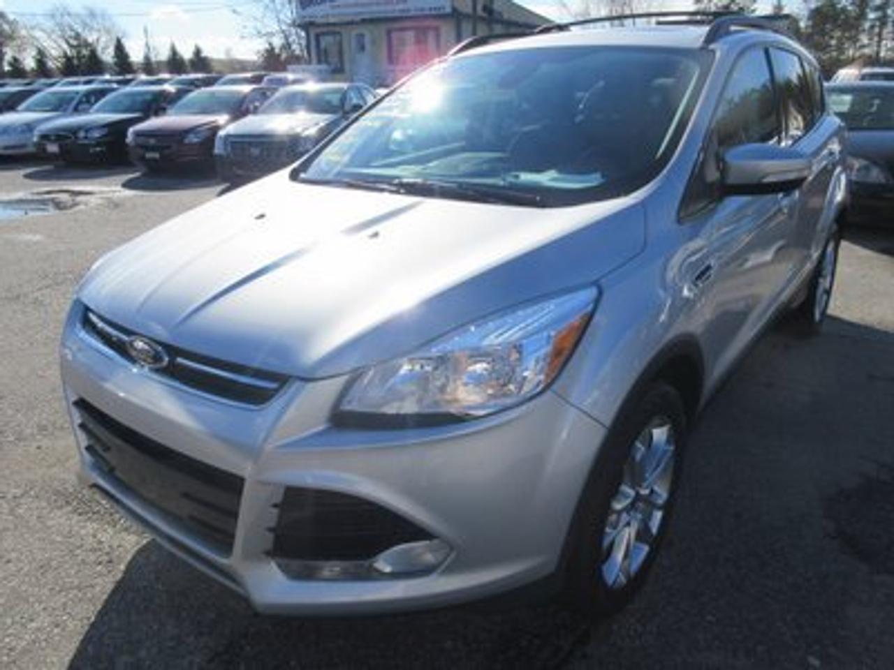2013 Ford Escape 2.0L LOADED SEL MODEL 5 PASSENGER 4WD.. LEATHER.. SUNROOF.. NAVIGATION..