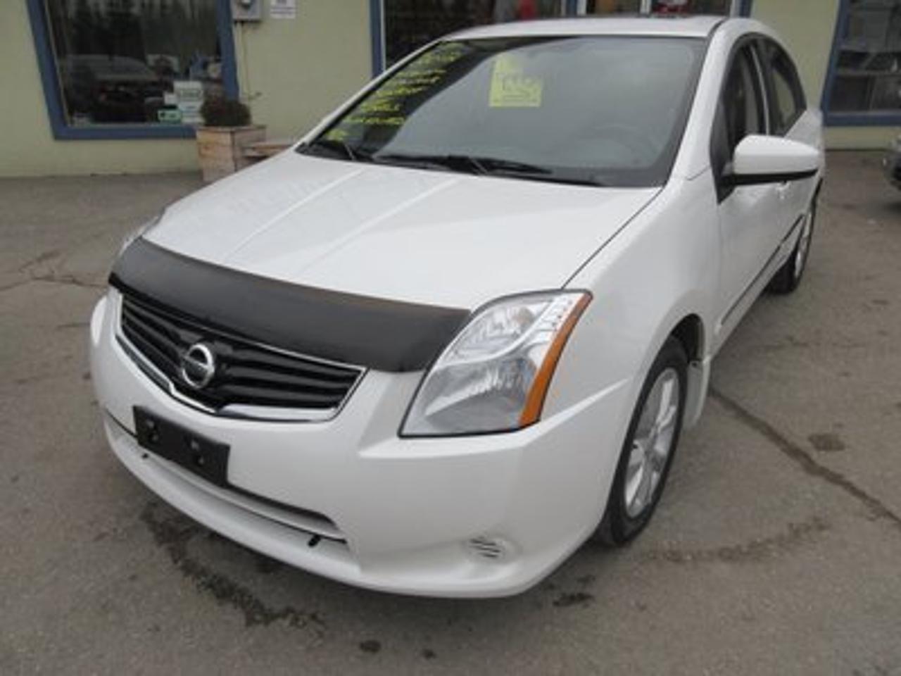 2012 Nissan Sentra FUEL EFFICIENT 'SPORTY - SR MODEL' 5 PASSENGER 2.0L - 4 CYL ENGINE.. SUNROOF..