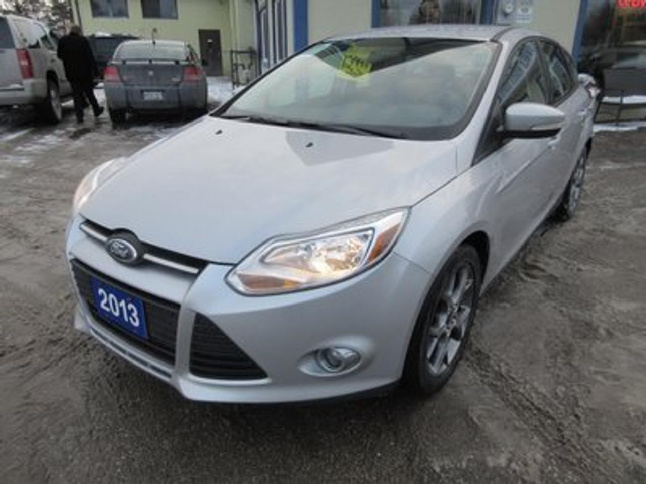 2013 Ford Focus FUEL EFFICIENT SE MODEL 5 PASSENGER HEATED SEATS.. SYNC TECHNOLOGY..