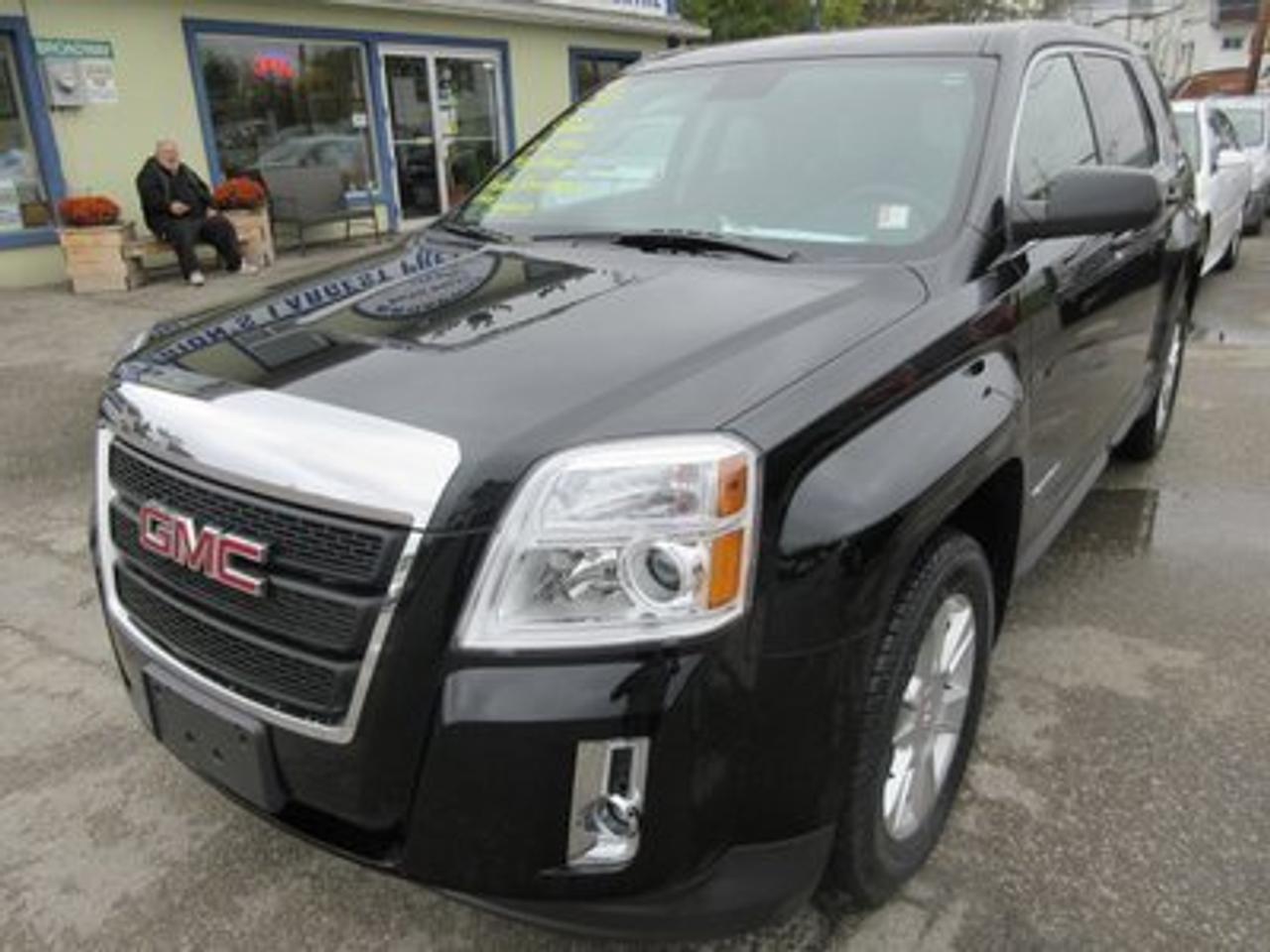 2013 GMC TERRAIN FUEL EFFICIENT SLE MODEL 5 PASSENGER FACTORY WARRANTY.. CD/AUX INPUT..