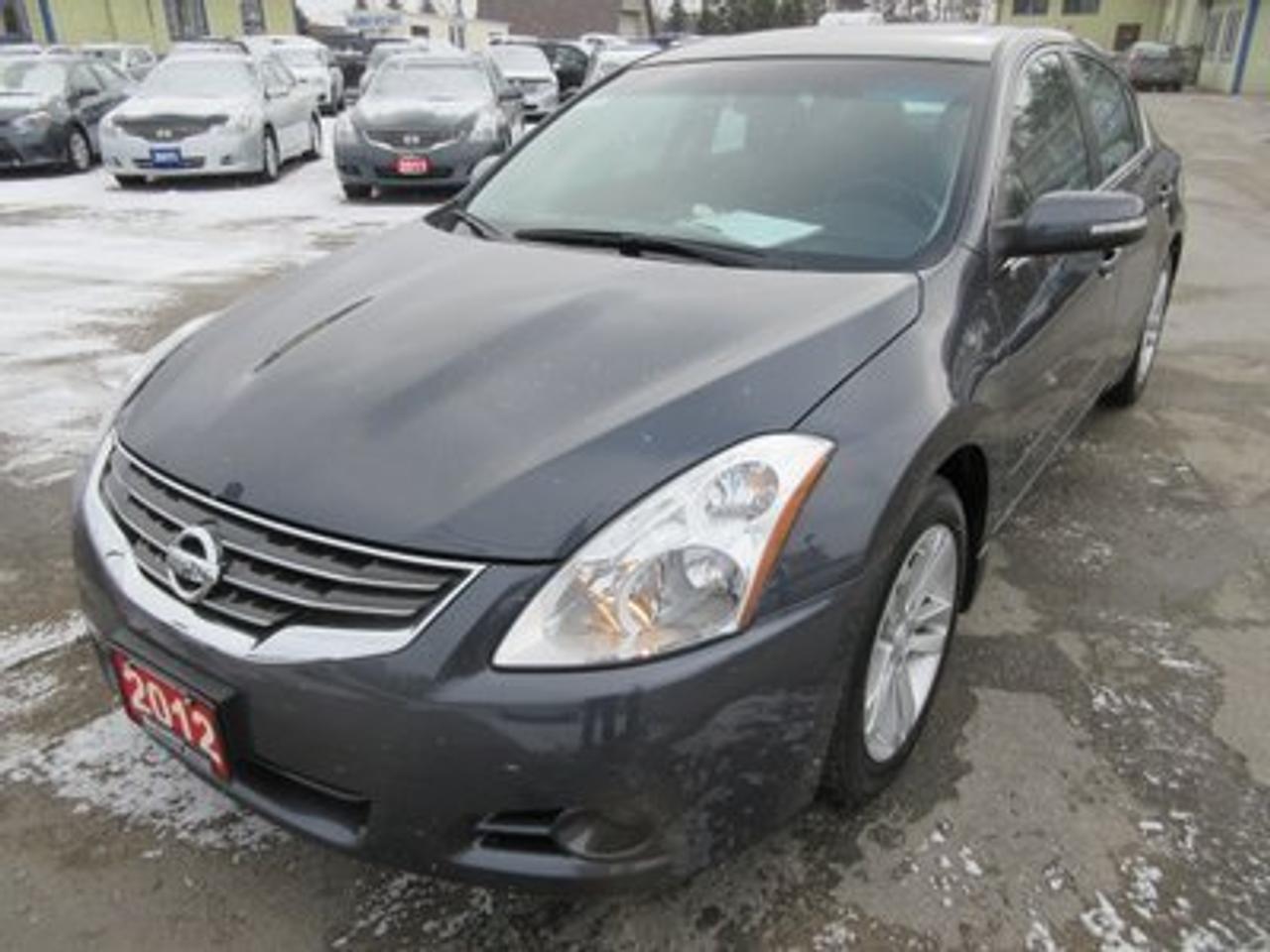 2012 Nissan Altima LOADED 3.5L - SR EDITION 5 PASSENGER HEATED SEATS.. POWER SUNROOF..
