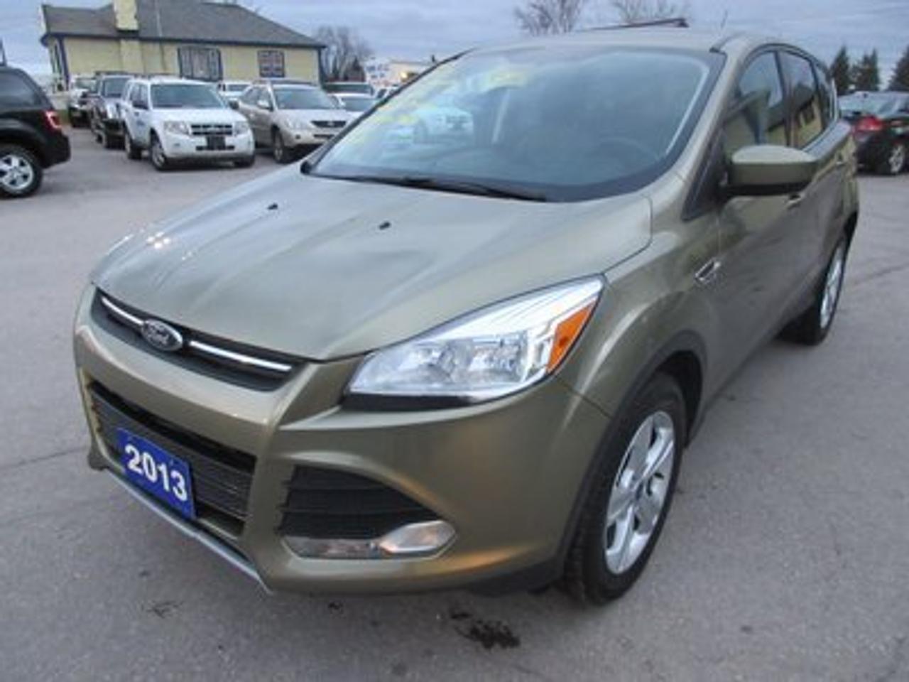 2013 Ford Escape LOADED SE MODEL 5 PASSENGER 4WD.. HEATED SEATS.. BLUETOOTH.. CD/AUX/USB..