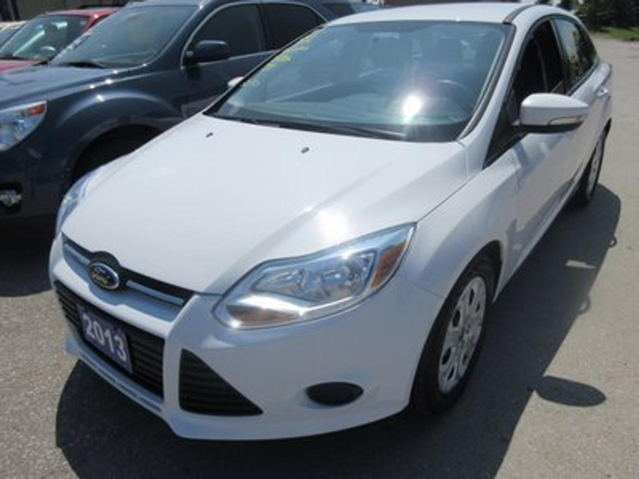2013 Ford Focus FUEL EFFICIENT SE MODEL 5 PASSENGER FLEX FUEL.. FACTORY WARRANTY.. SYNC TECHNOLOGY..