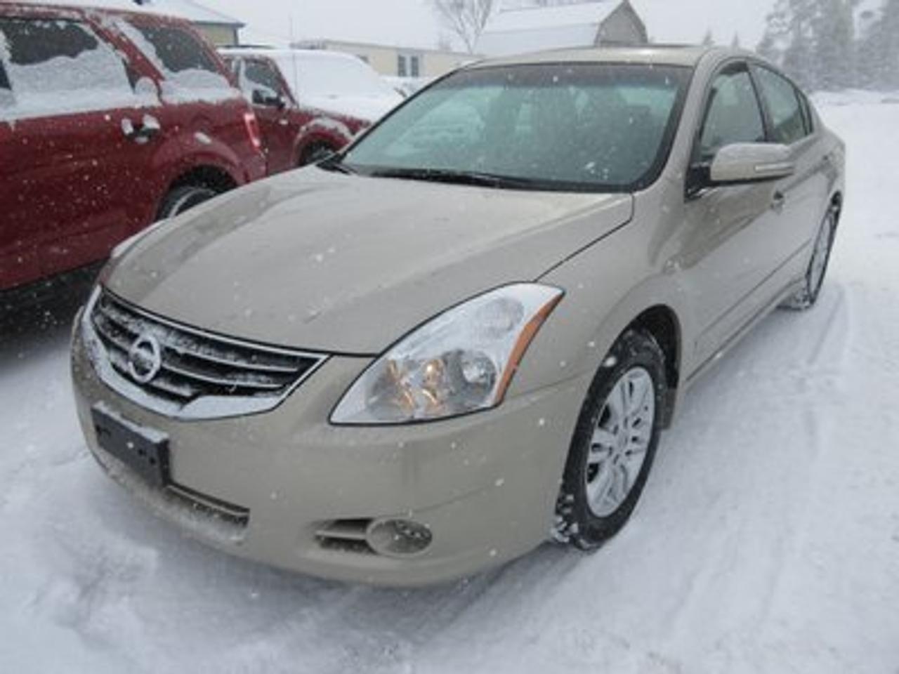 2010 Nissan Altima LOADED 2.5L 5 PASSENGER LEATHER.. HEATED SEATS.. POWER SUNROOF..