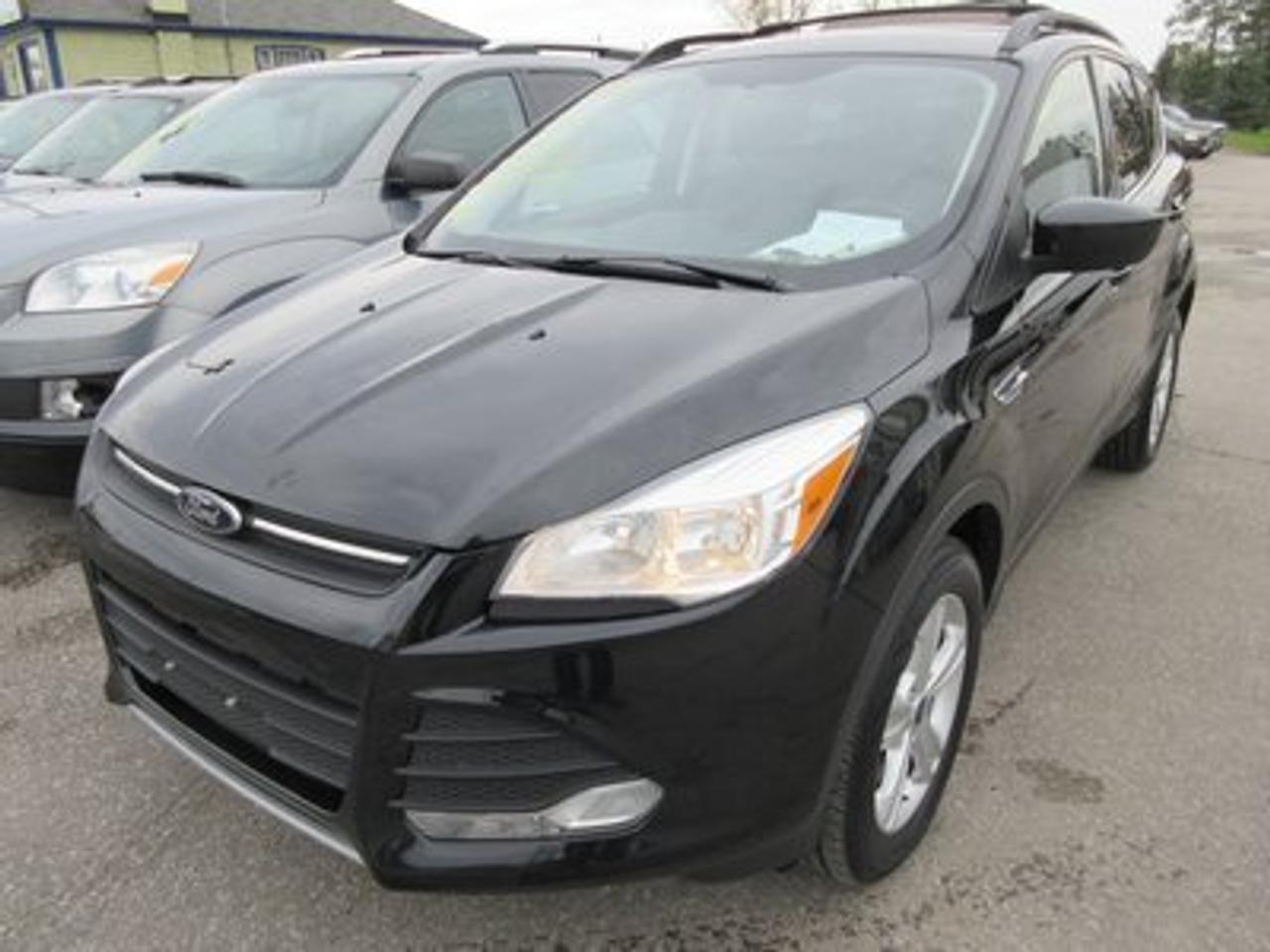 2013 Ford Escape FUEL EFFICIENT SE MODEL 5 PASSENGER 4-WHEEL DRIVE.. NAVIGATION.. HEATED SEATS..