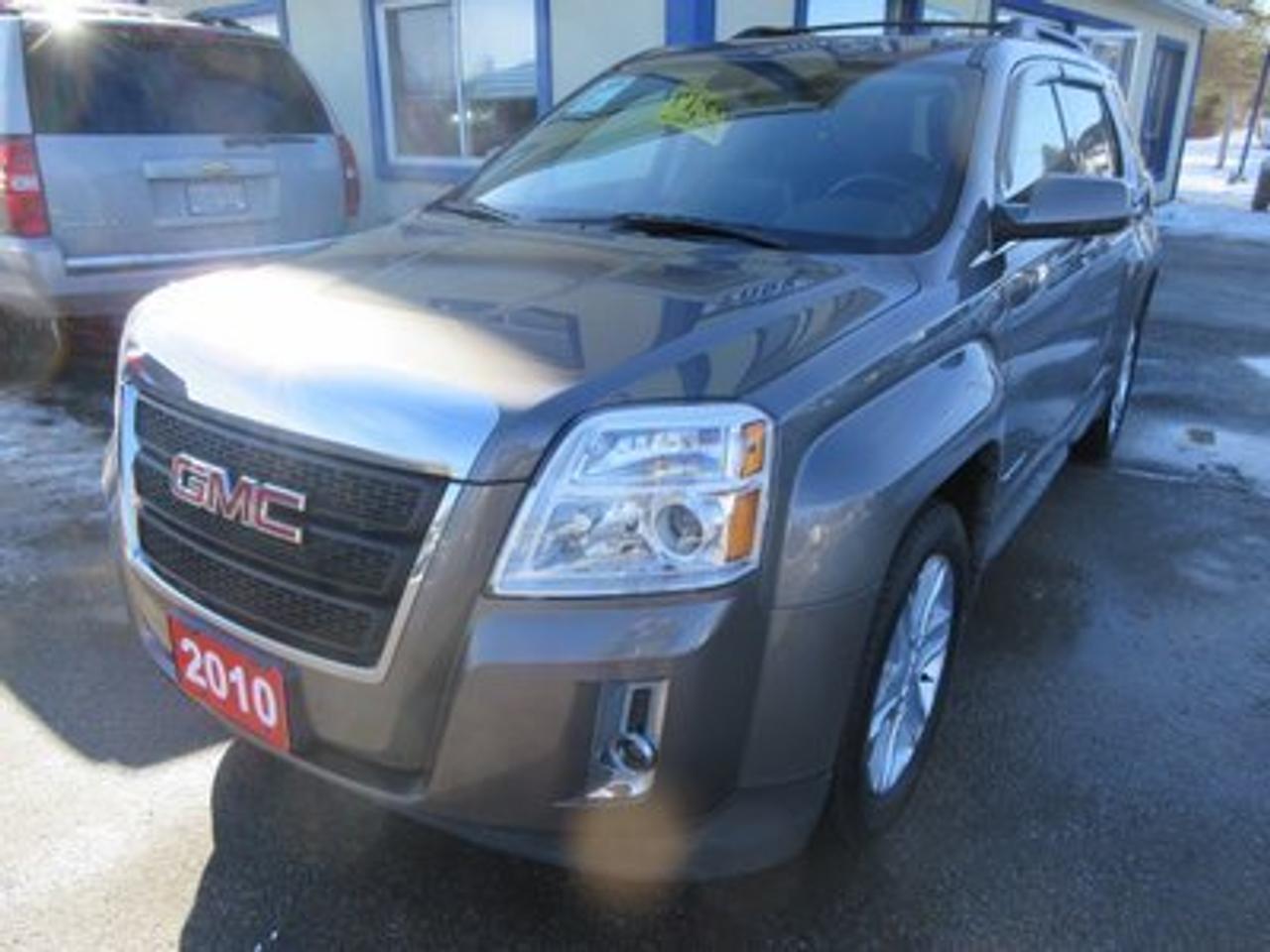 2010 GMC TERRAIN LOADED SLT MODEL 5 PASSENGER AWD.. LEATHER.. HEATED SEATS.. CD/AUX/USB..