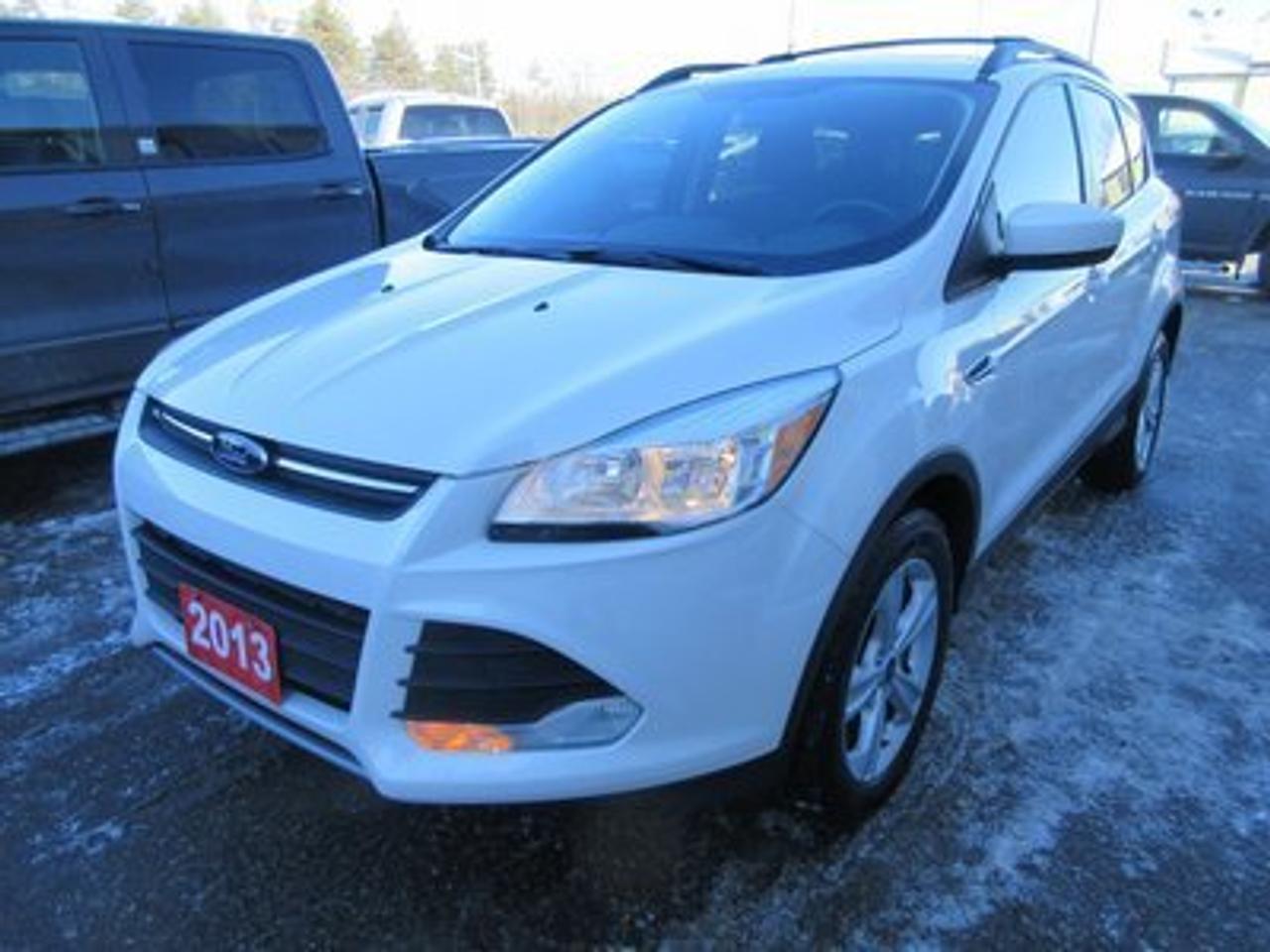 2013 Ford Escape 1.6L LOADED SEL MODEL 5 PASSENGER 4WD.. LEATHER.. SUNROOF.. NAVIGATION..