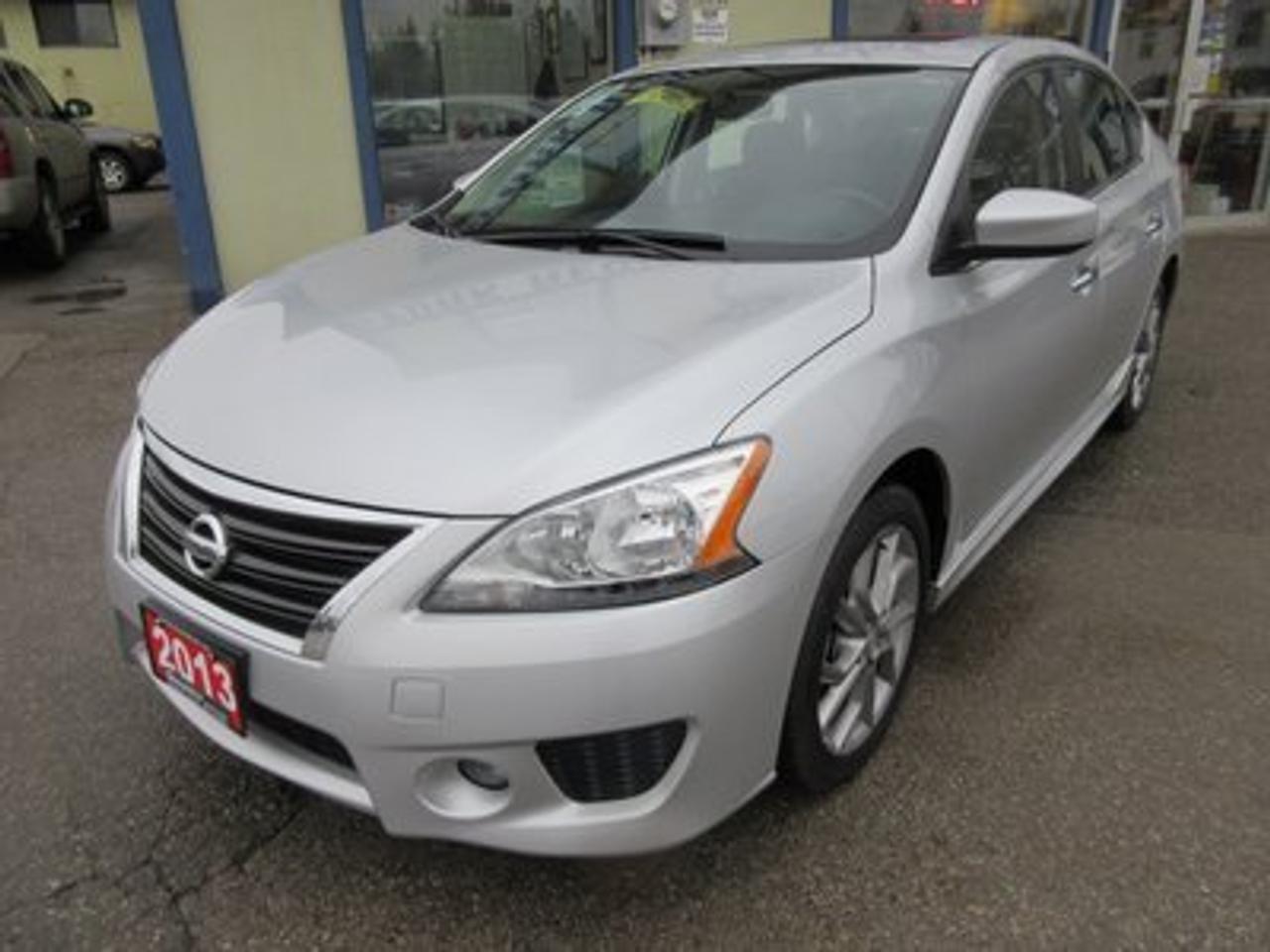 2013 Nissan Sentra LOADED 'SR' MODEL 5 PASSENGER NAVIGATION.. HEATED SEATS.. POWER SUNROOF..