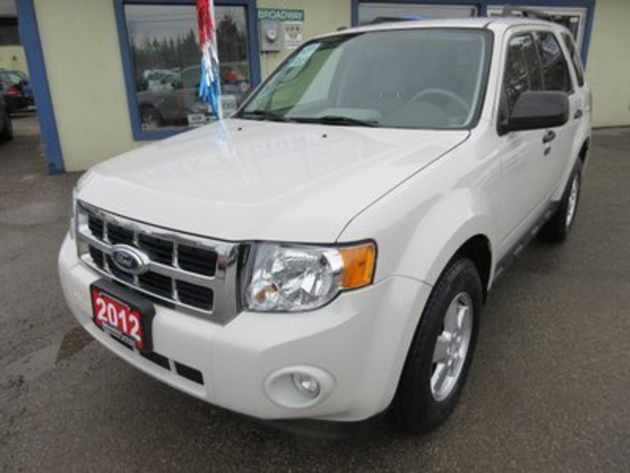 2012 Ford Escape LOADED XLT EDITION 5 PASSENGER 2.5L - 4 CYL ENGINE.. AUX & USB INPUT.. KEYLESS..