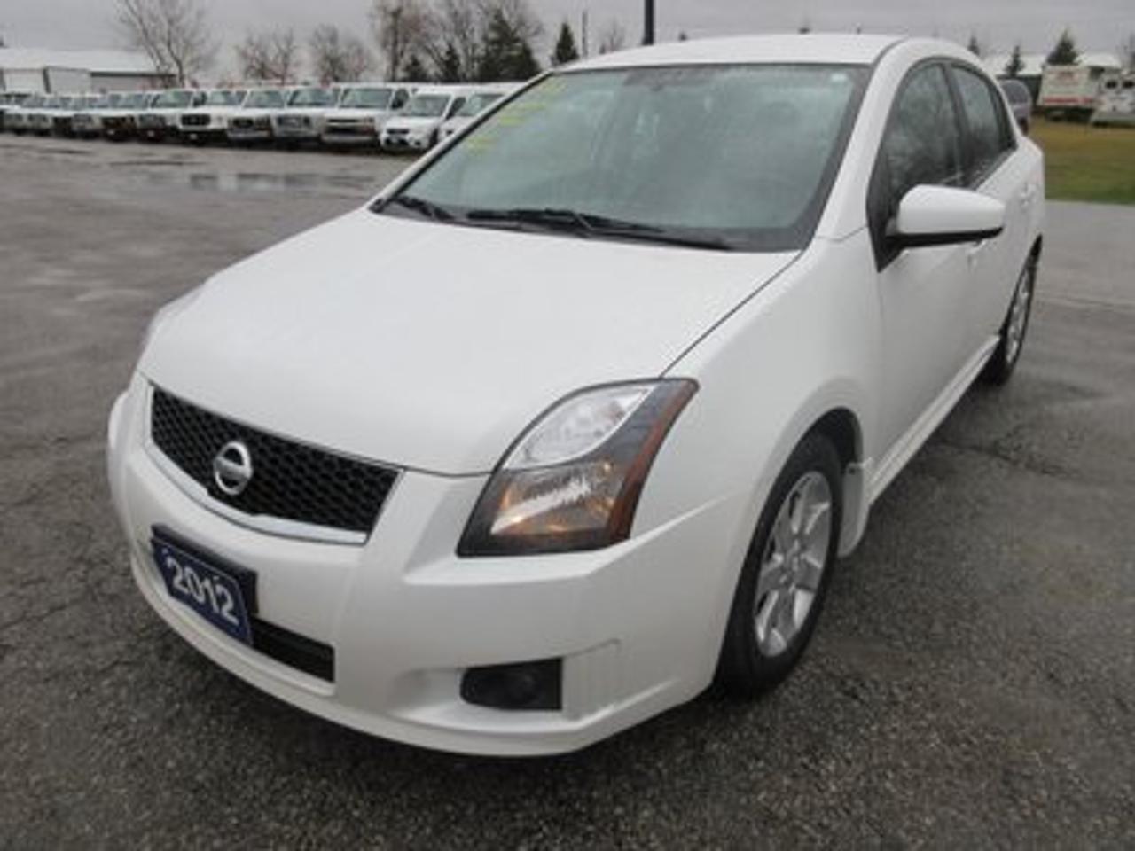 2012 Nissan Sentra FUEL EFFICIENT 'SPORTY - SR MODEL' 5 PASSENGER HEATED SEATS.. 2.0L - 4 CYL..