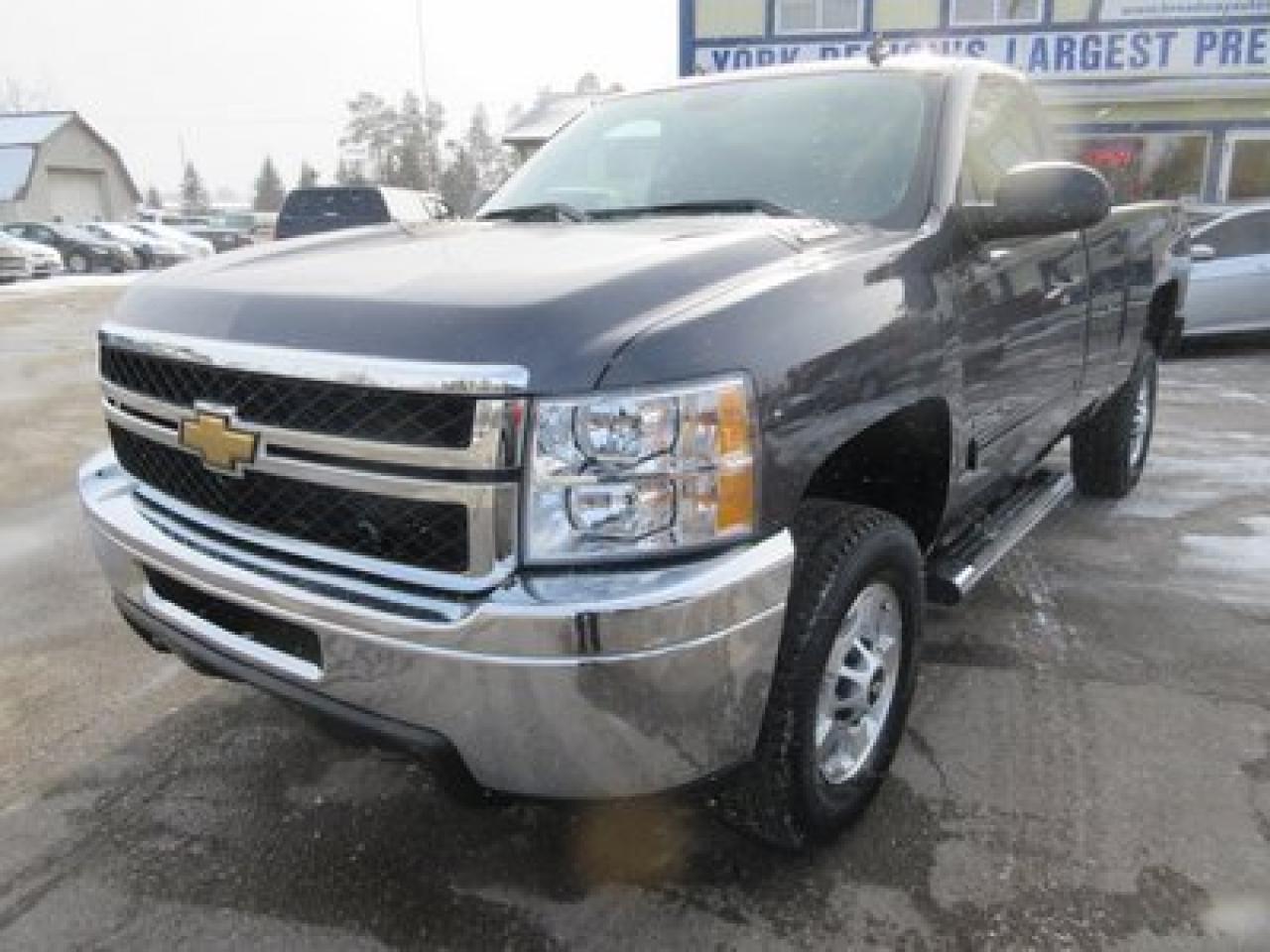 Used 2011 Chevrolet Silverado 2500 2500 HD 3/4 TON - DURAMAX DIESEL LOADED LT MODEL 3 PASSENGER 4X4.. REGULAR CAB.. LONG BOX.. for sale in Bradford, ON