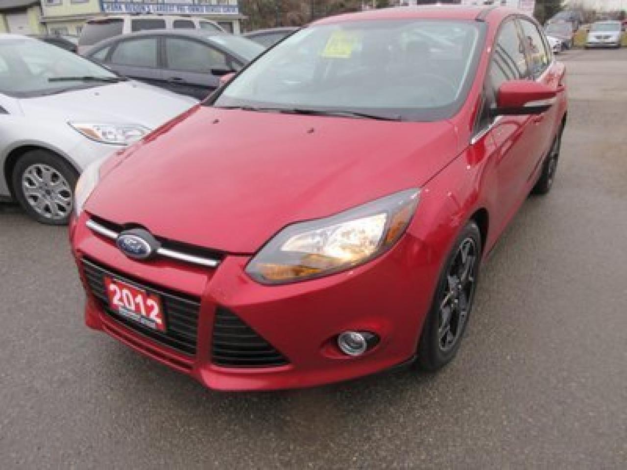 Used 2012 Ford Focus LOADED TITANIUM MODEL 5 PASSENGER NAVIGATION.. SUNROOF.. LEATHER.. HEATED SEATS.. for sale in Bradford, ON