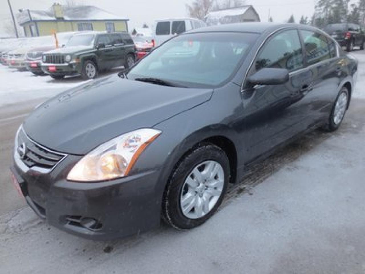 Used 2011 Nissan Altima FUEL EFFICIENT SPORTY 'S' MODEL 5 PASSENGER KEYLESS START.. CD/AUX INPUT.. for sale in Bradford, ON