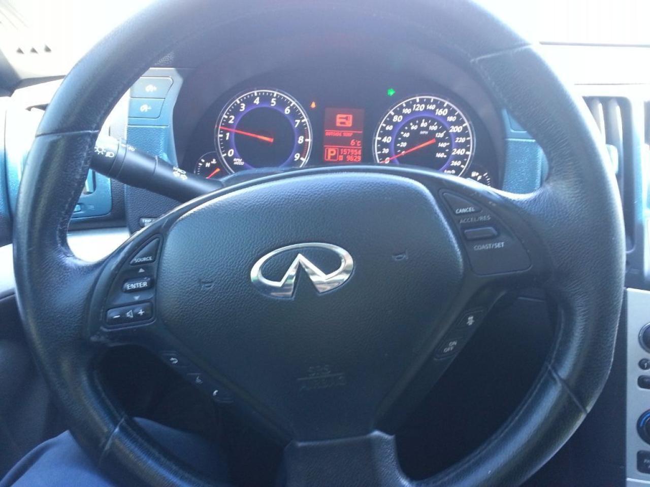636885
