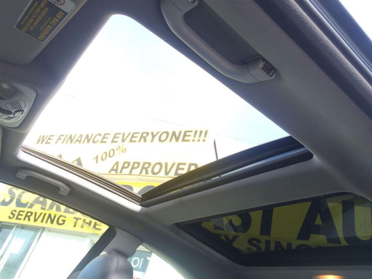 636911