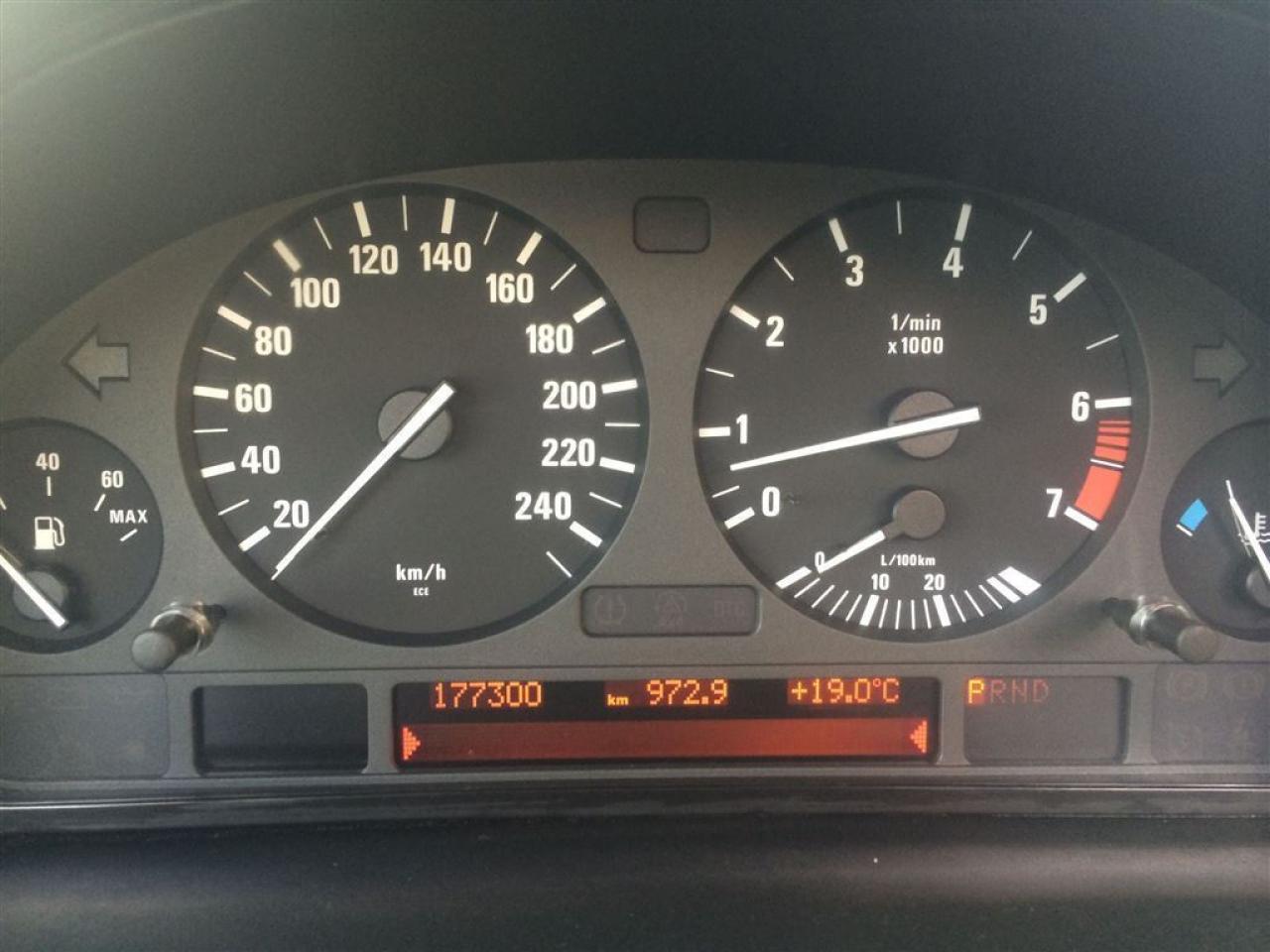 636917