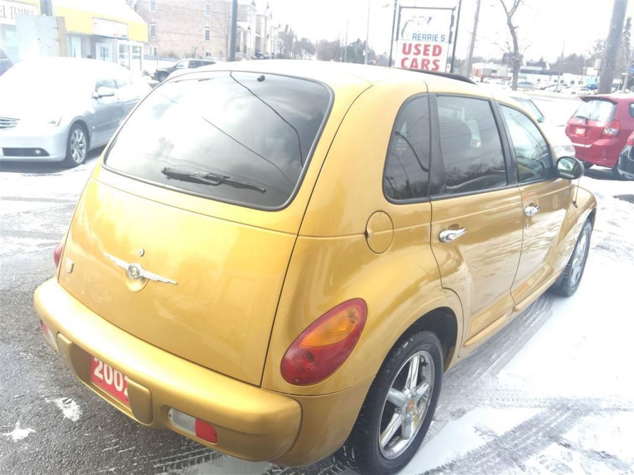 636926