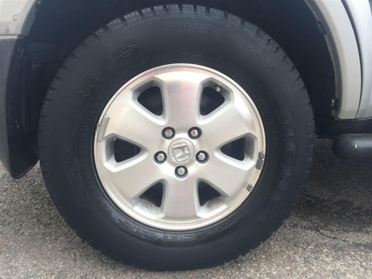 636934