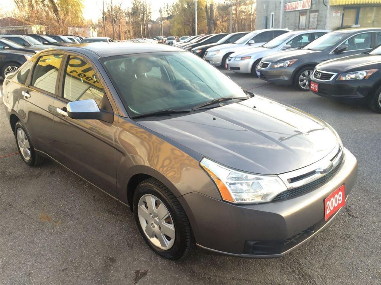 Used 2009 Ford Focus SE / AUTOAIR / LOADED / VERY CLEAN for sale in Scarborough, ON