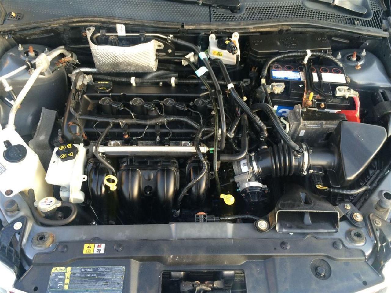 636952