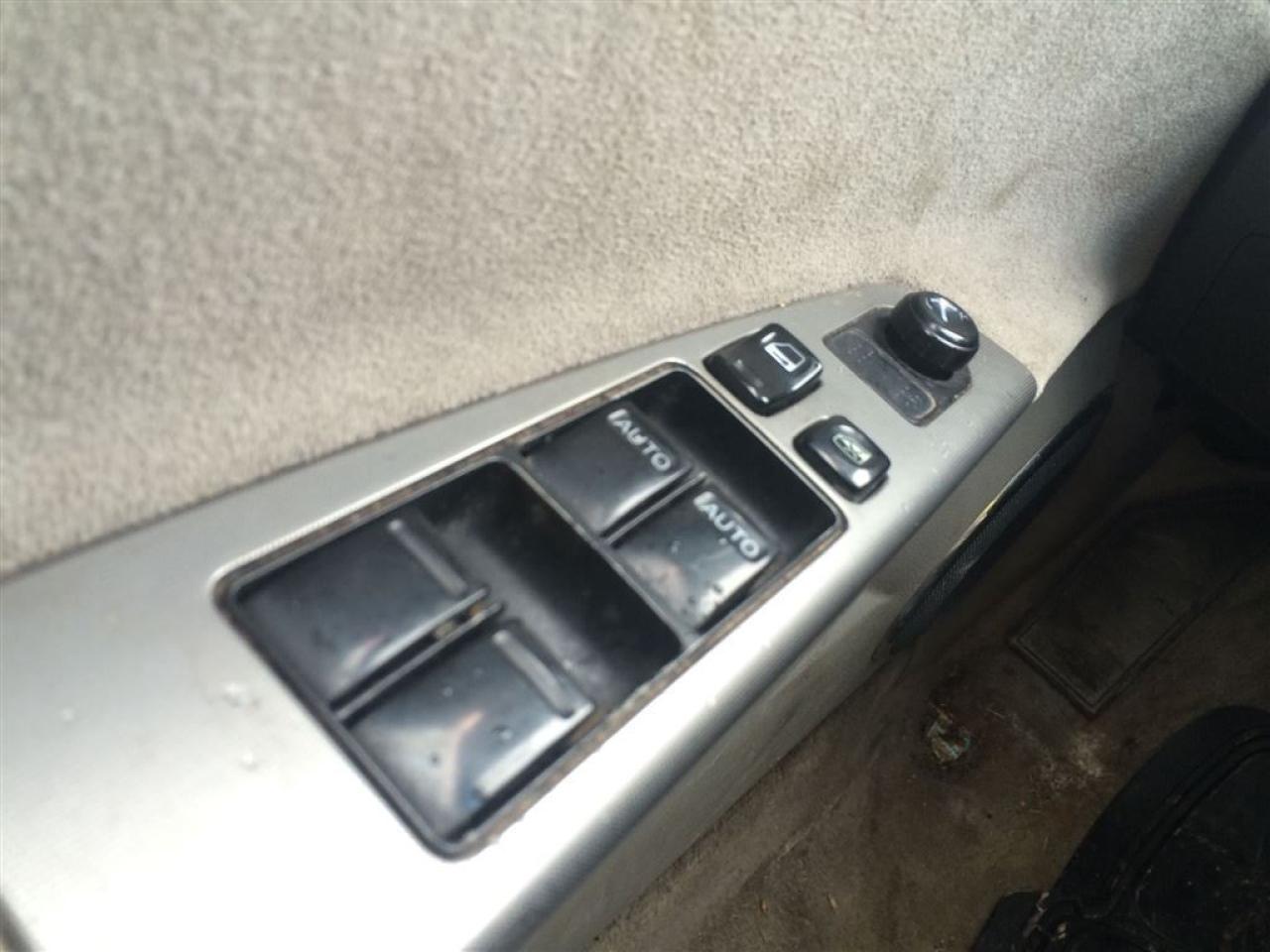 636971