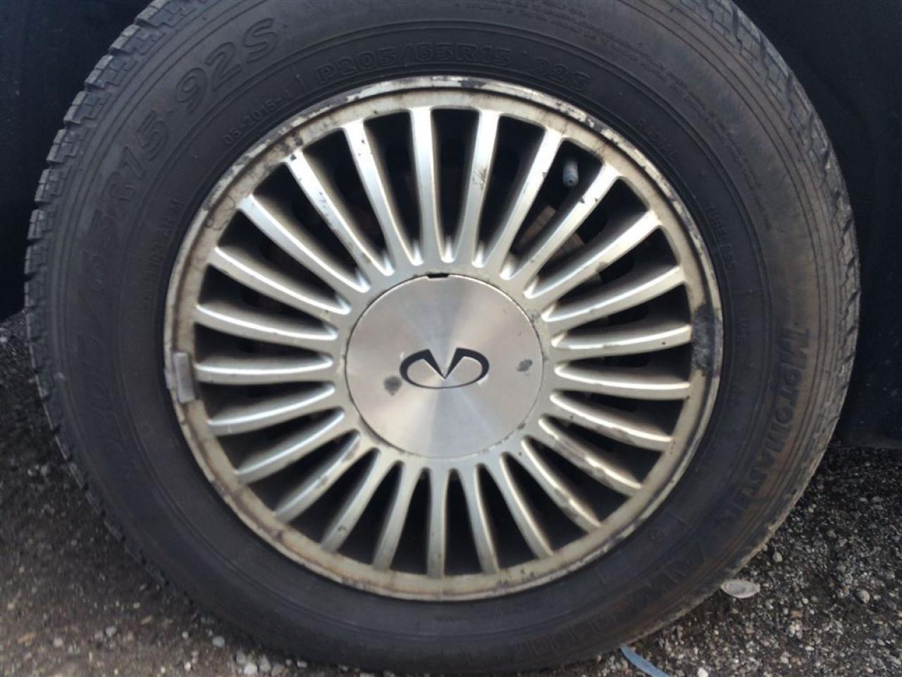 636982