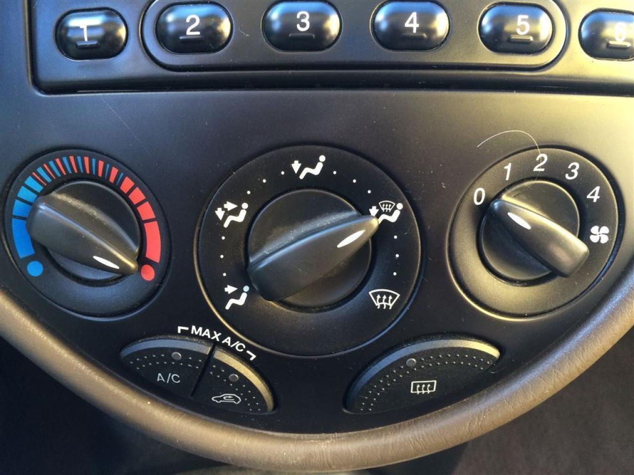 636992