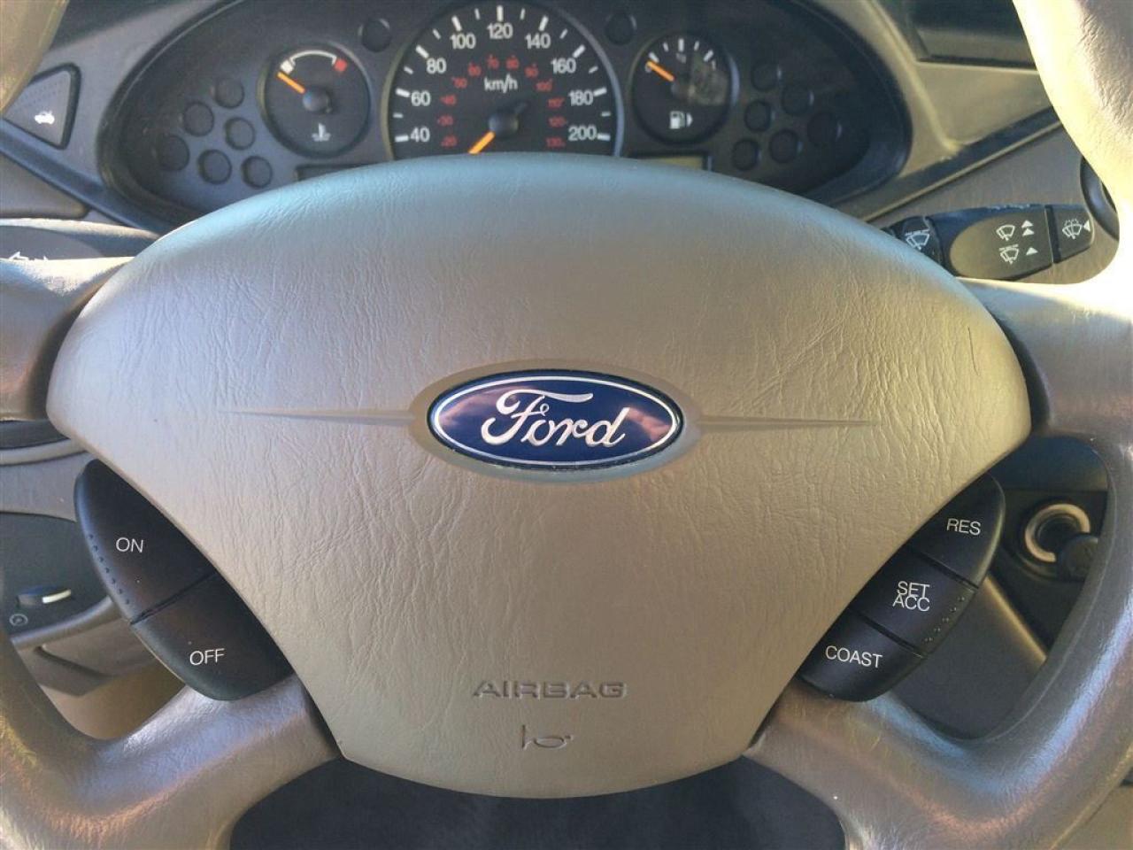 637020