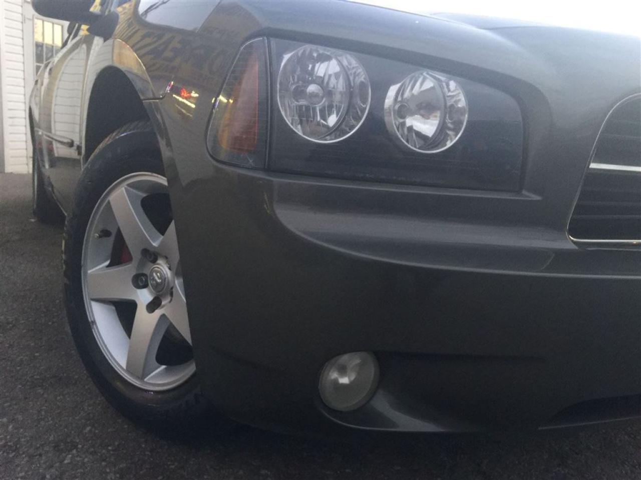 Used 2010 Dodge Charger SXT / LEATHER / FOG LIGHTS / ALLOYS / SPOILER for sale in Scarborough, ON