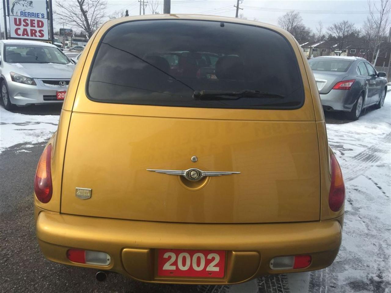 637051