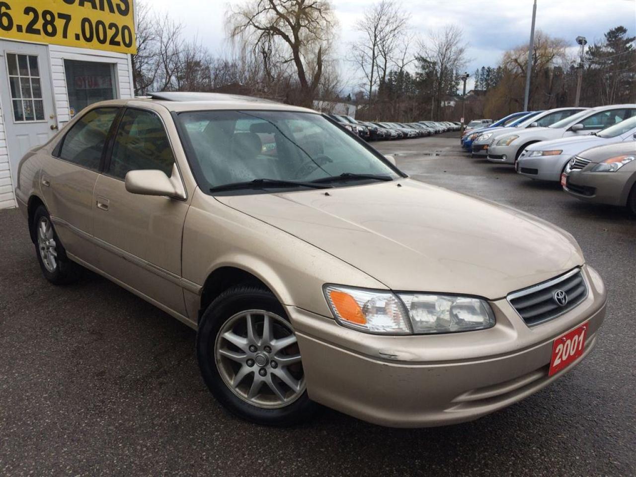 Used 2001 Toyota Camry XLE / LEATHER / ROOF / ALLOYS for sale in Scarborough, ON