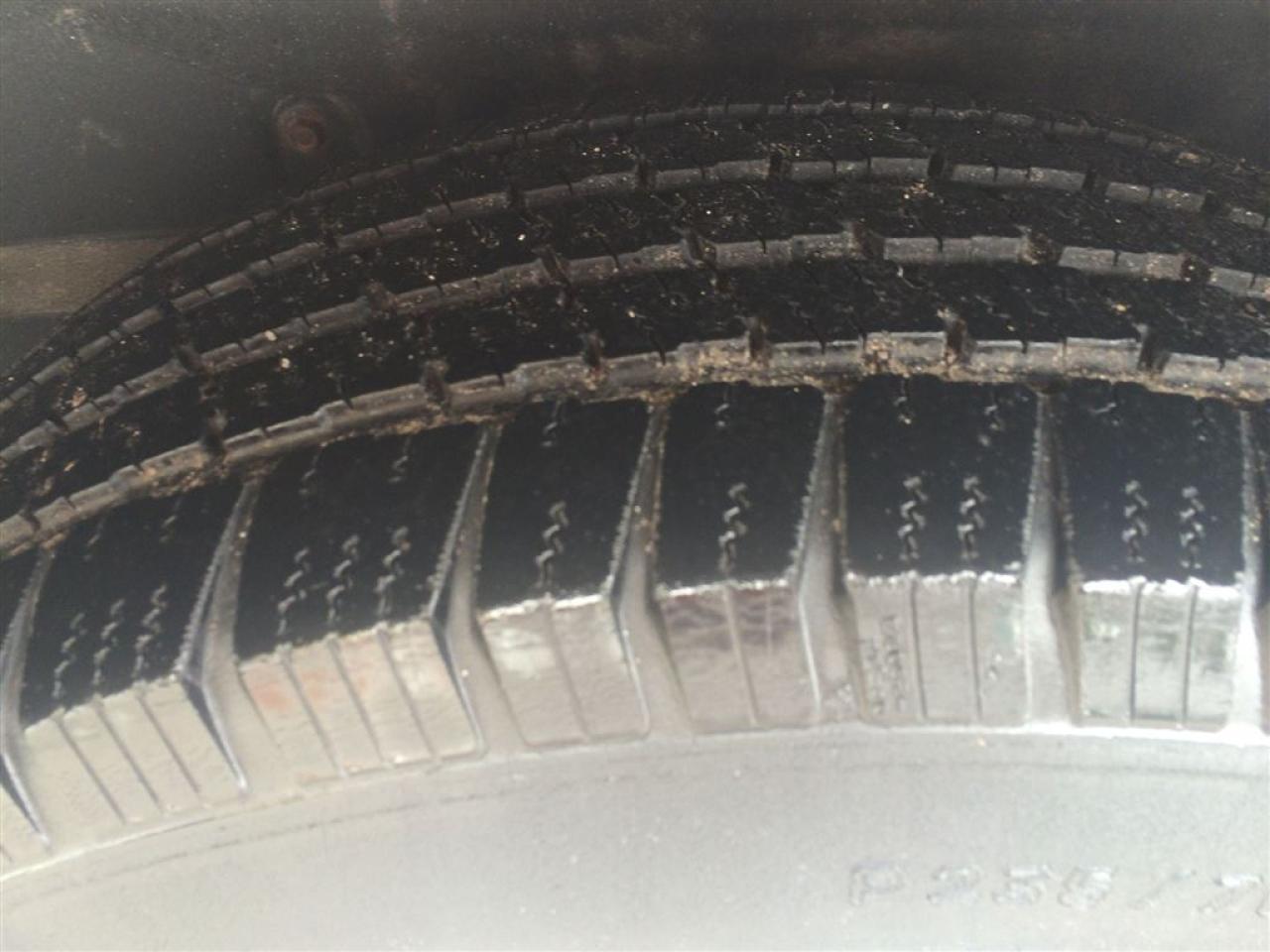 637062