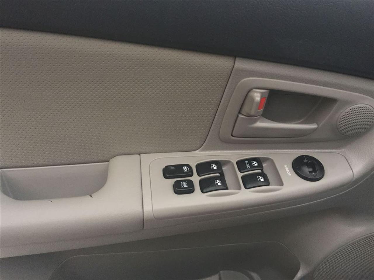 637079