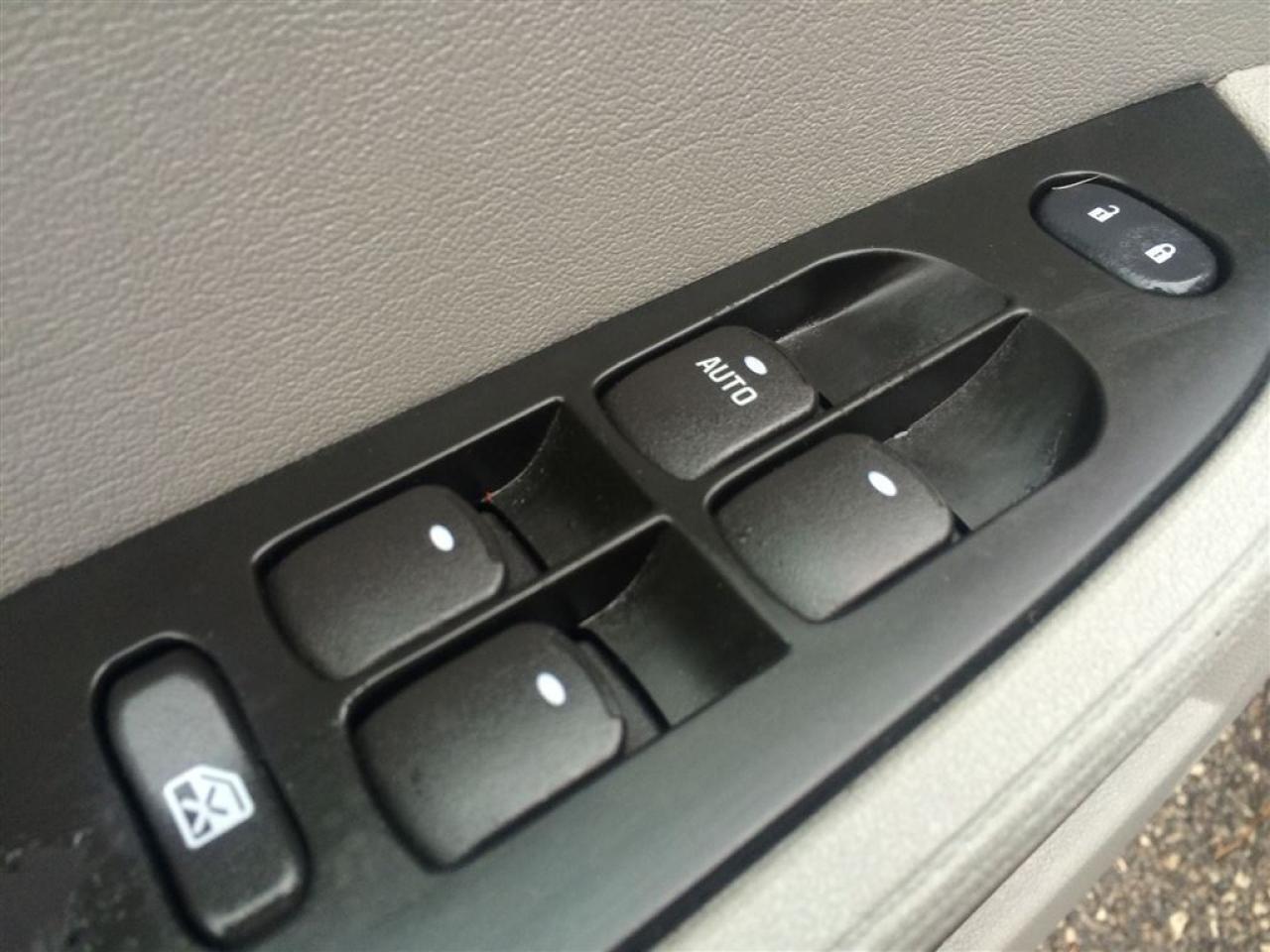 637093