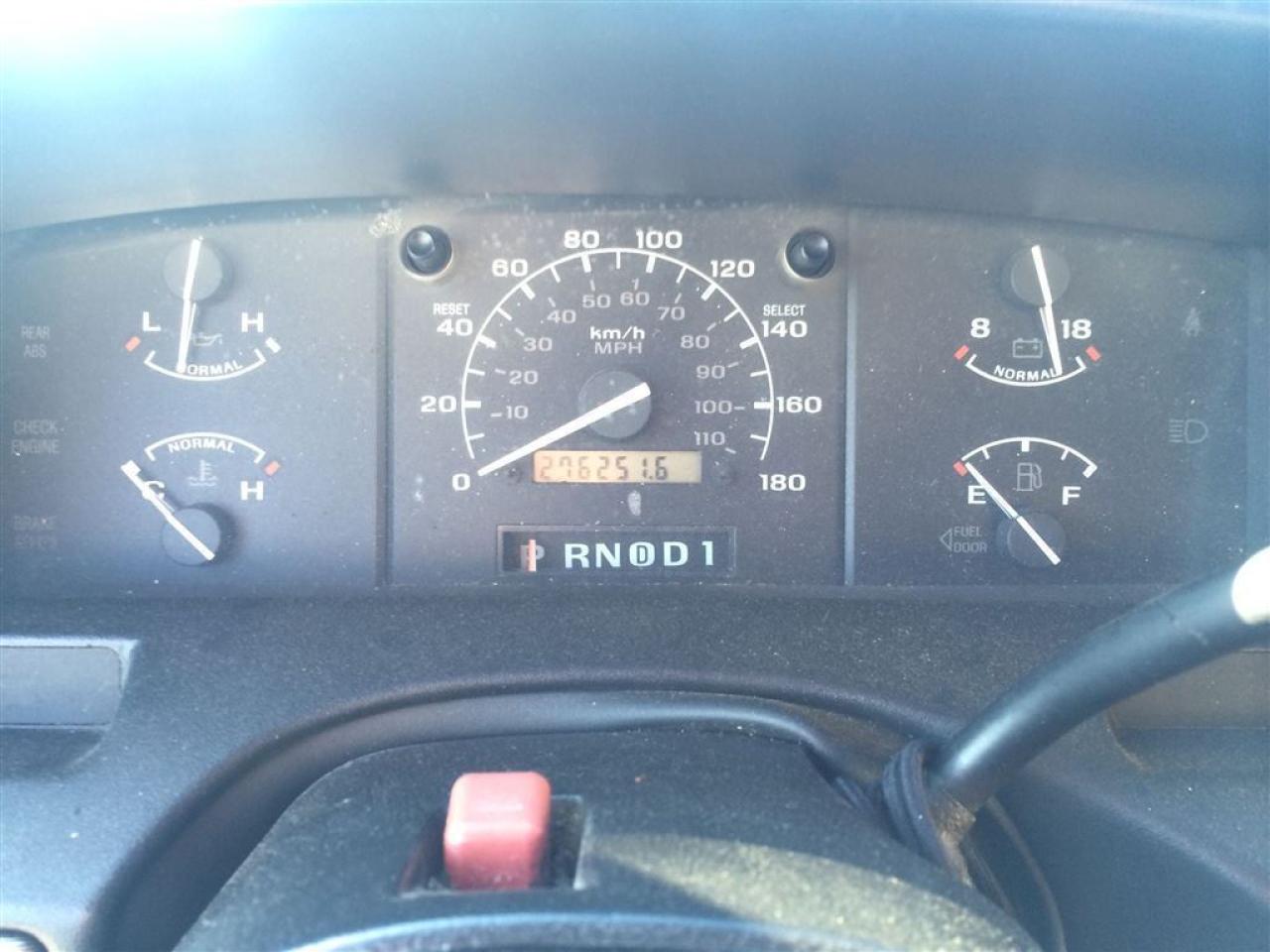 637102