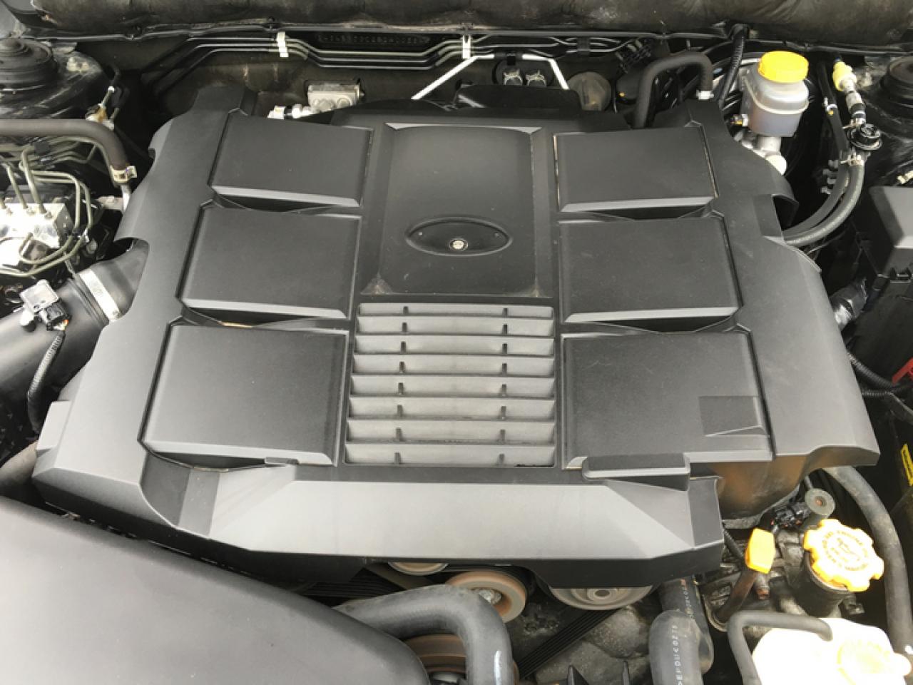 637138