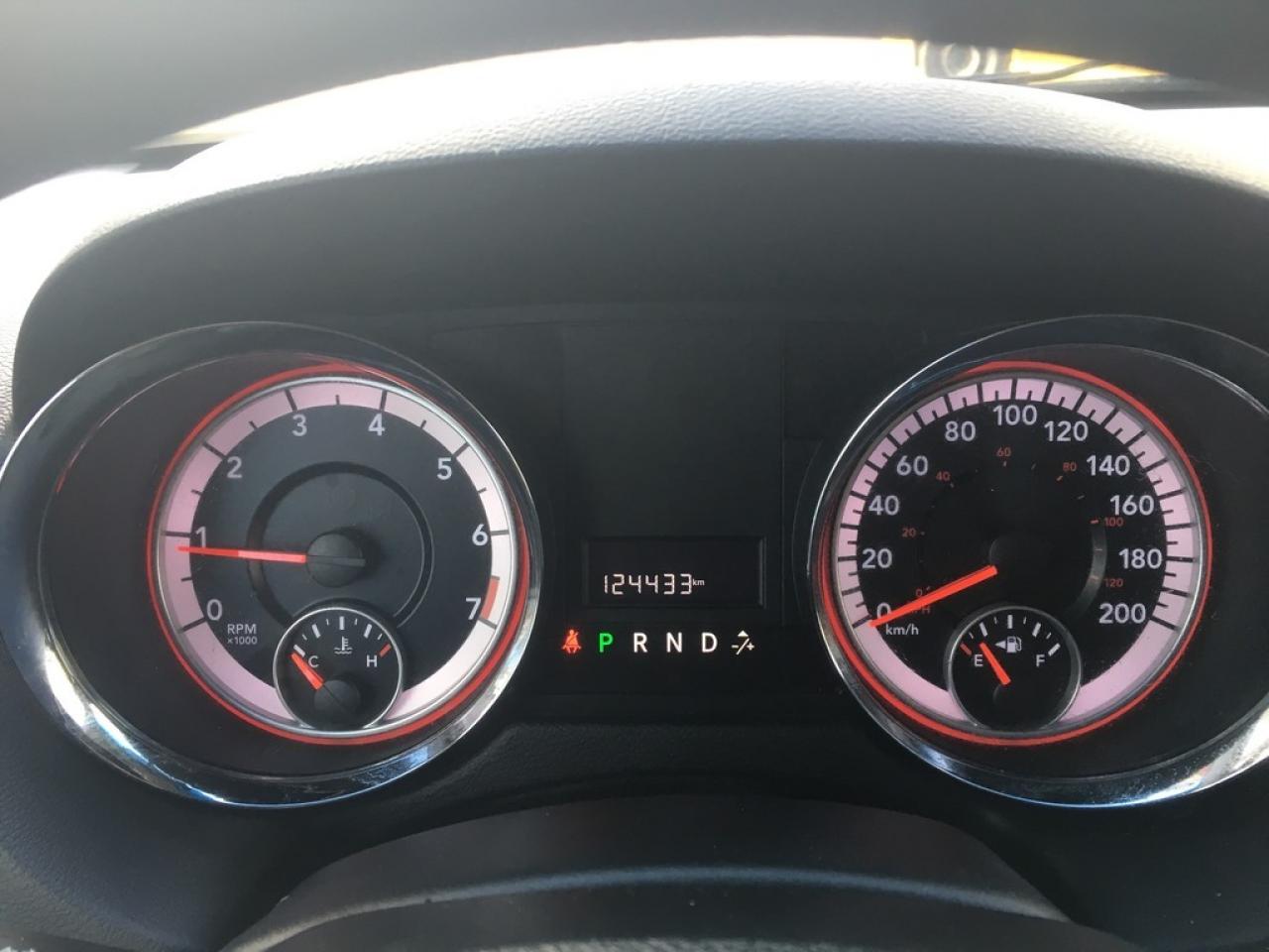 637159