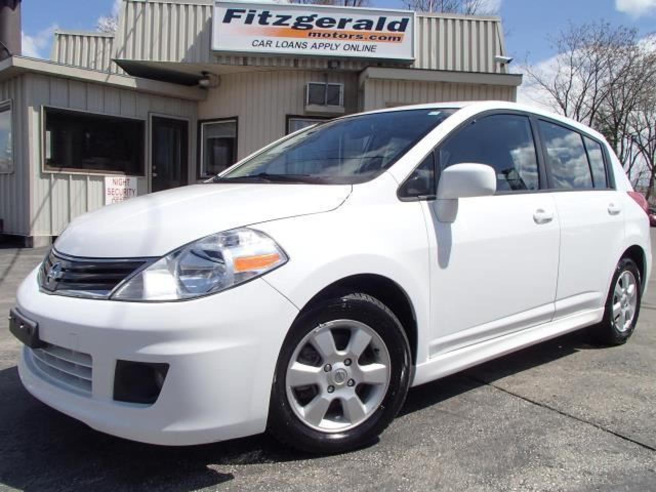 Used 2011 Nissan Versa 1.8 SL | Moonroof | Spacious Interior | for sale in Halton Hills, ON