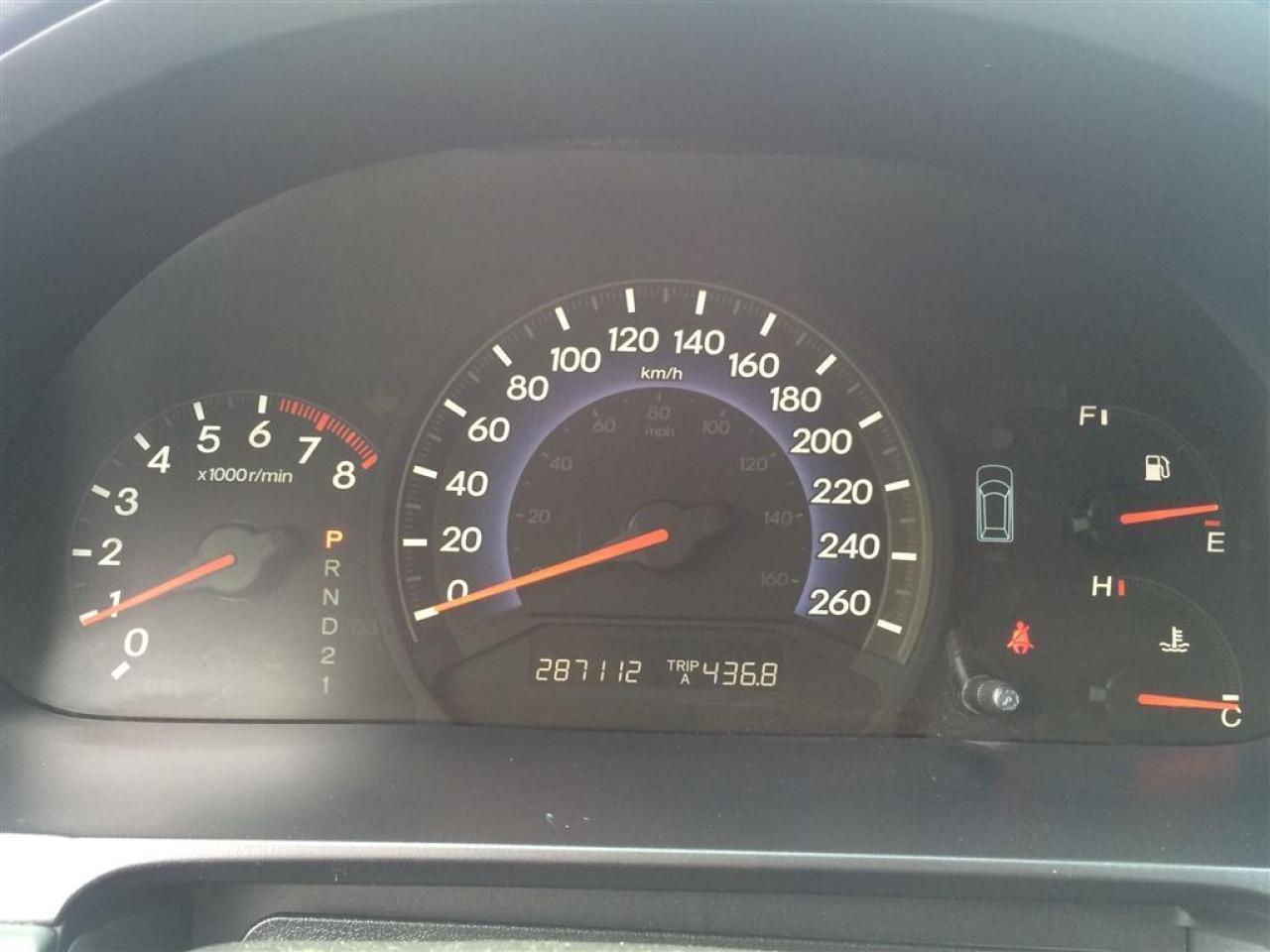 637305