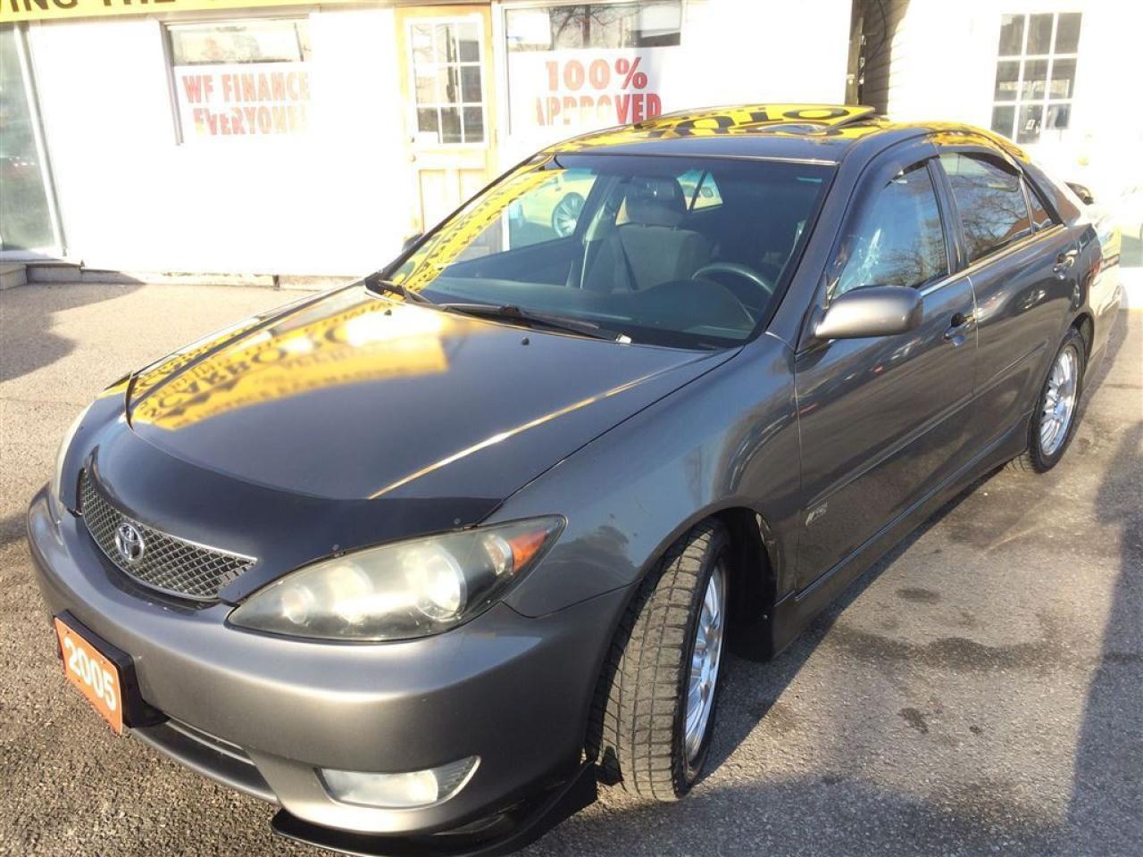 Used 2005 Toyota Camry SE / AUTOAIR / PWR ROOF / LOADED / ALLOYS for sale in North York, ON
