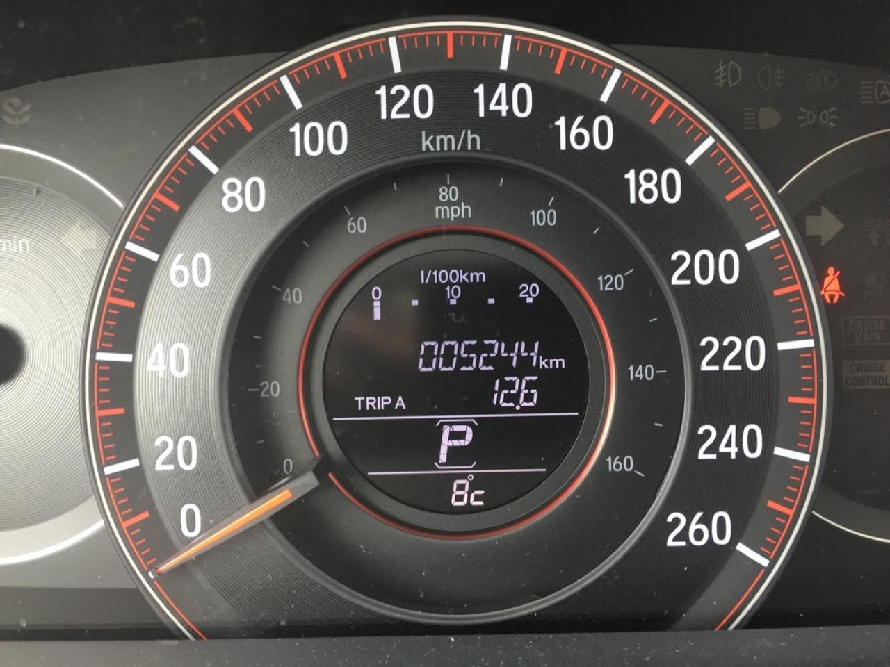 637458