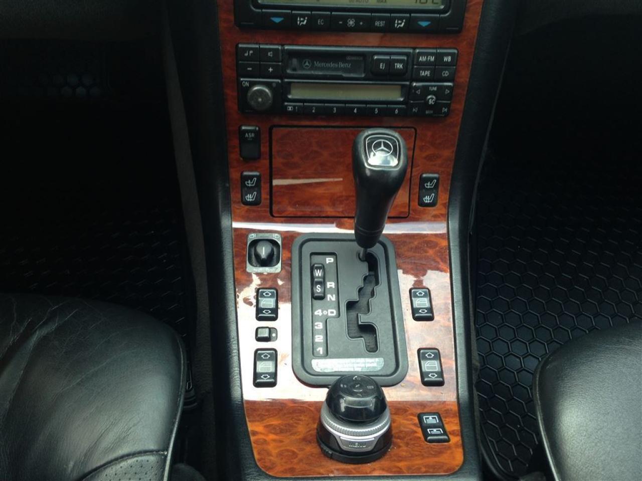 637632