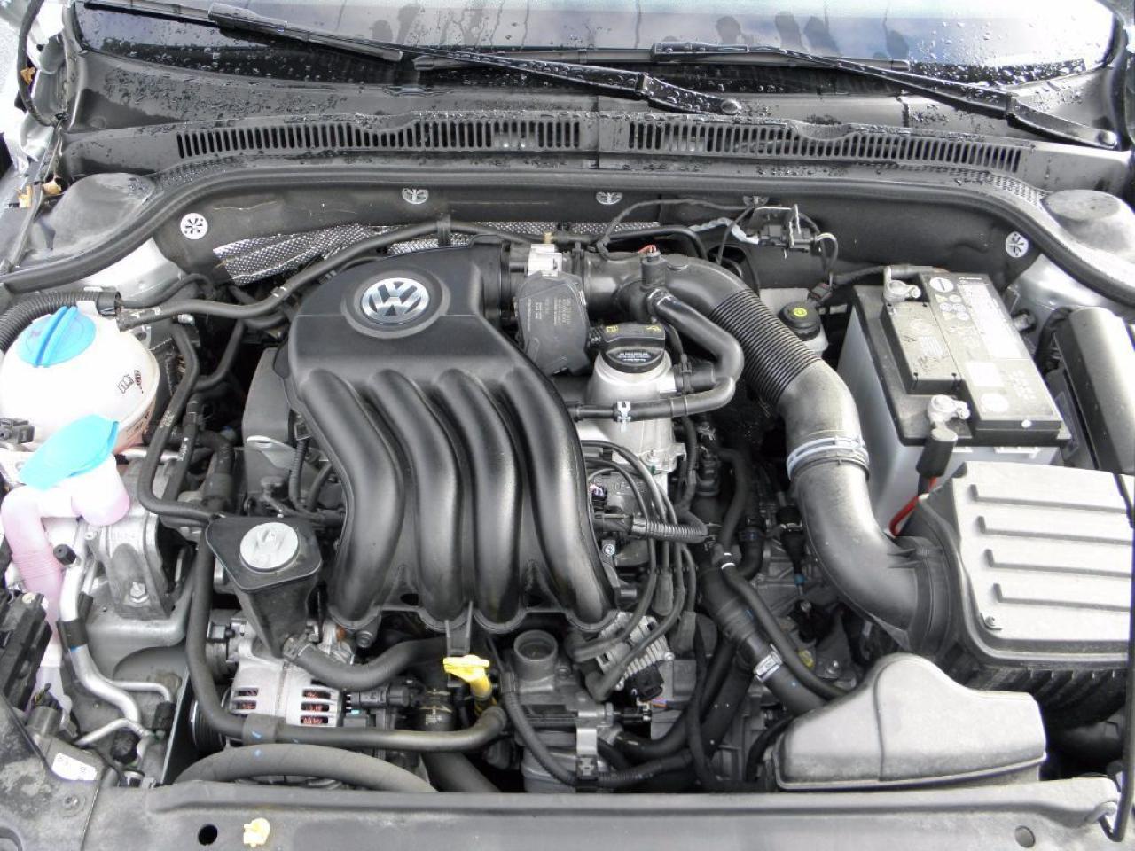 637699