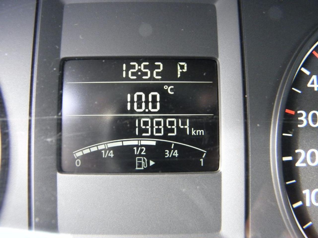 637699