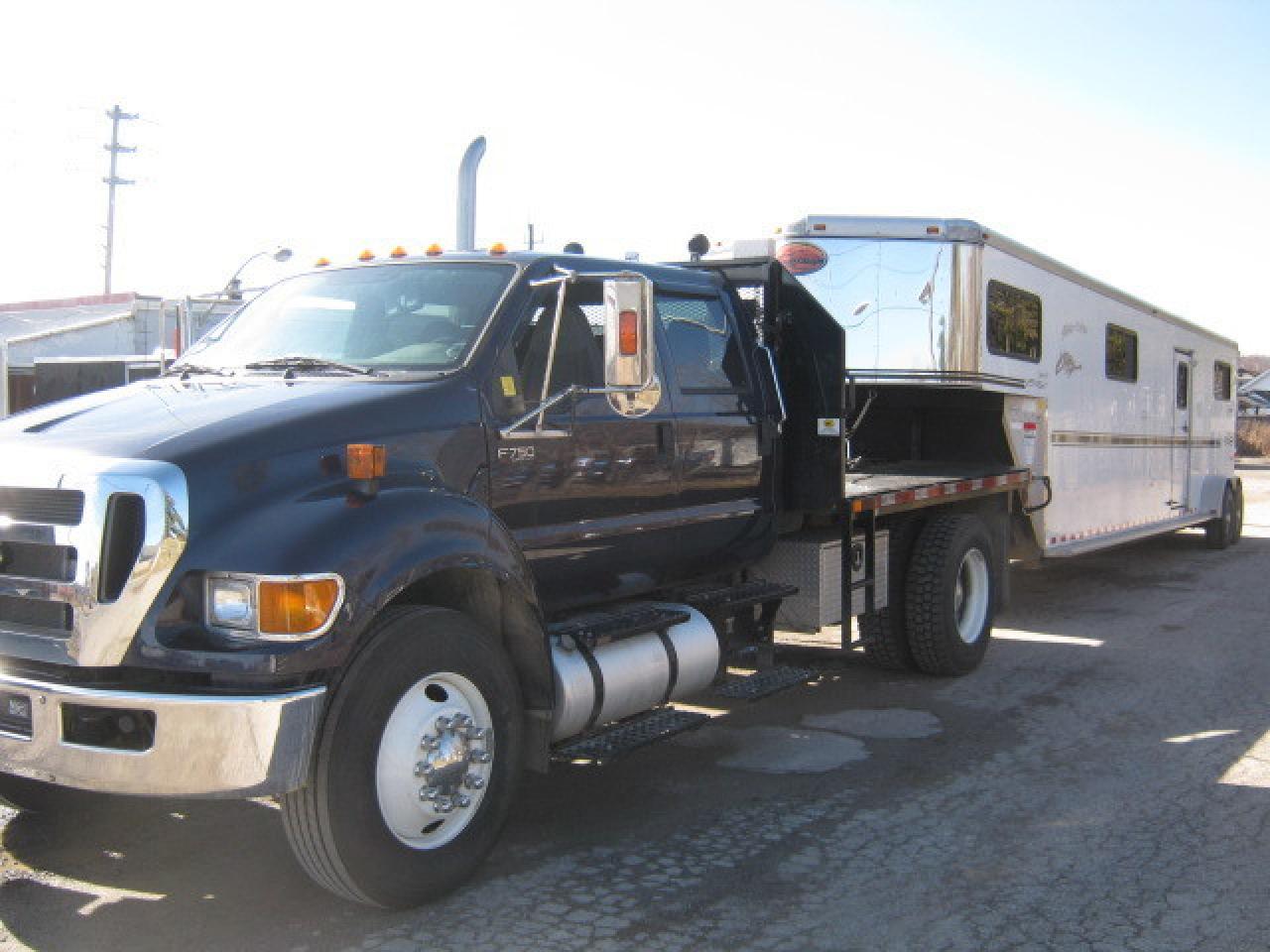 Used 2013 Ford F-750 Diesel XLT Crew Cab 5th Wheel Hitch for sale in Guelph, ON