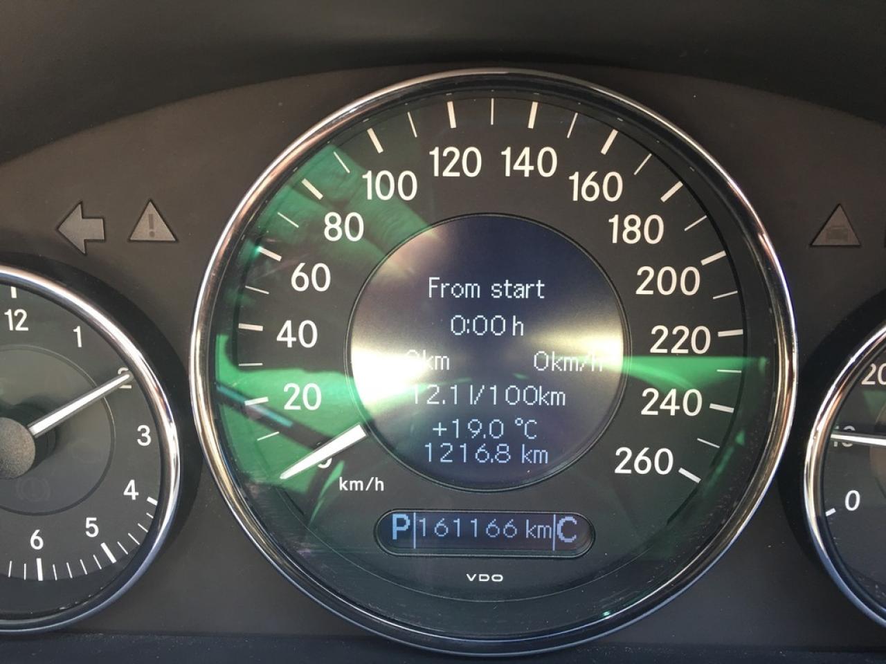 637877