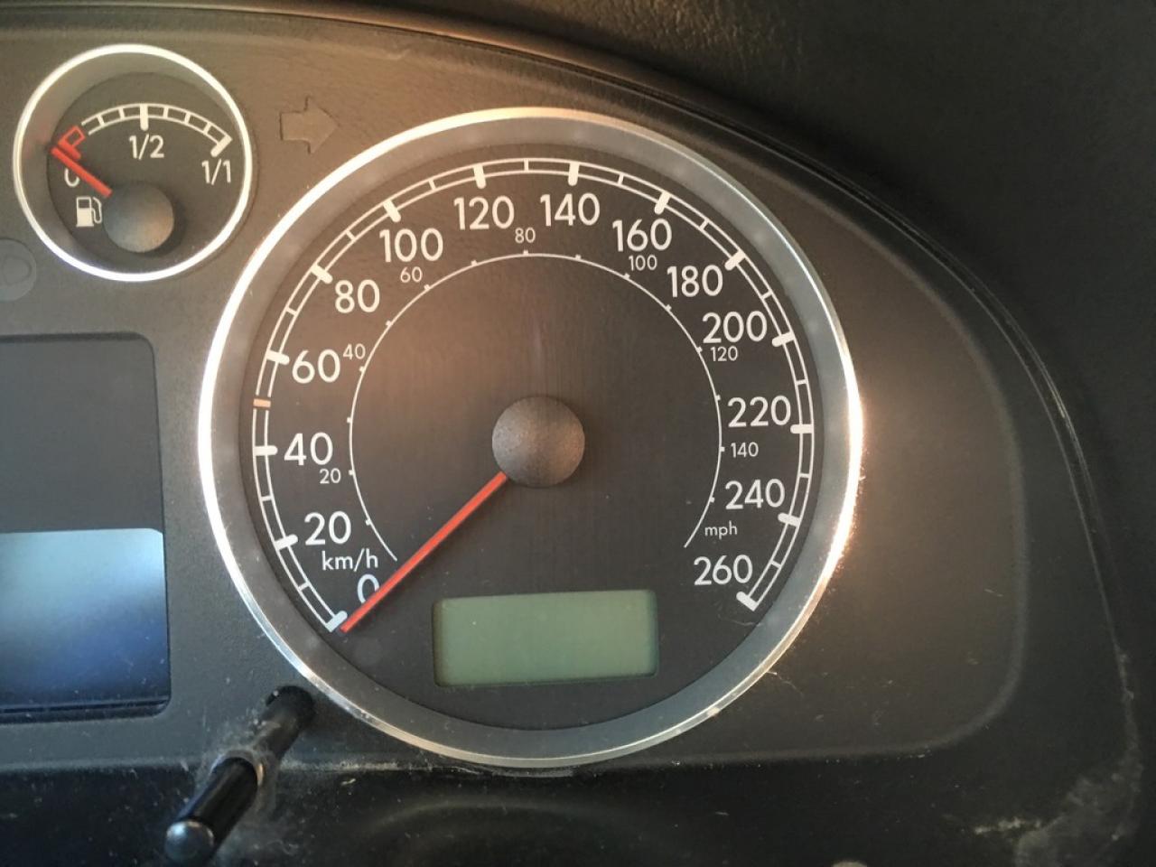 637879