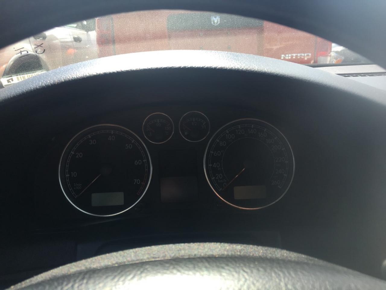 637879