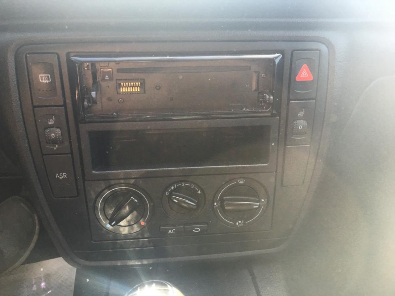 637879